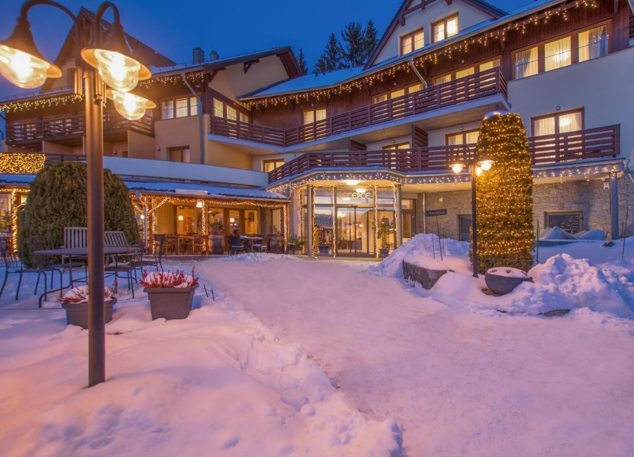 Hotel Slunecna Louka Lipno nad Vltavou Exterior photo